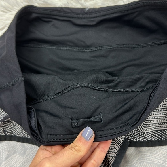 Lululemon Speed Short Dottie Tribe White Black / Black - Picture 2 of 6